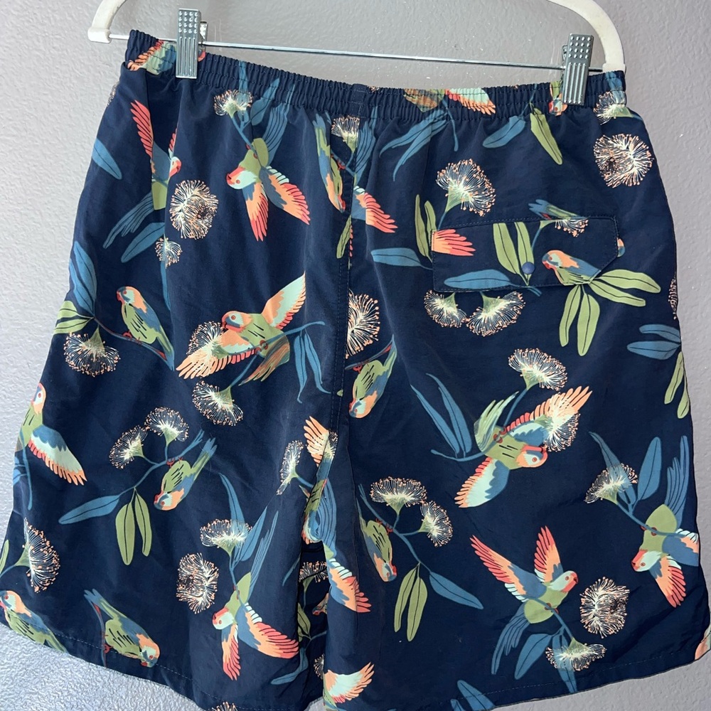 Patagonia Navy Parrot Print Shorts M - Picture 4 of 6